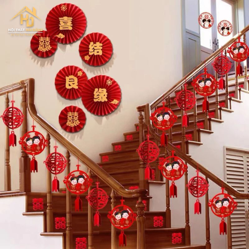 Trang trí cầu thang bằng đèn lồng mini